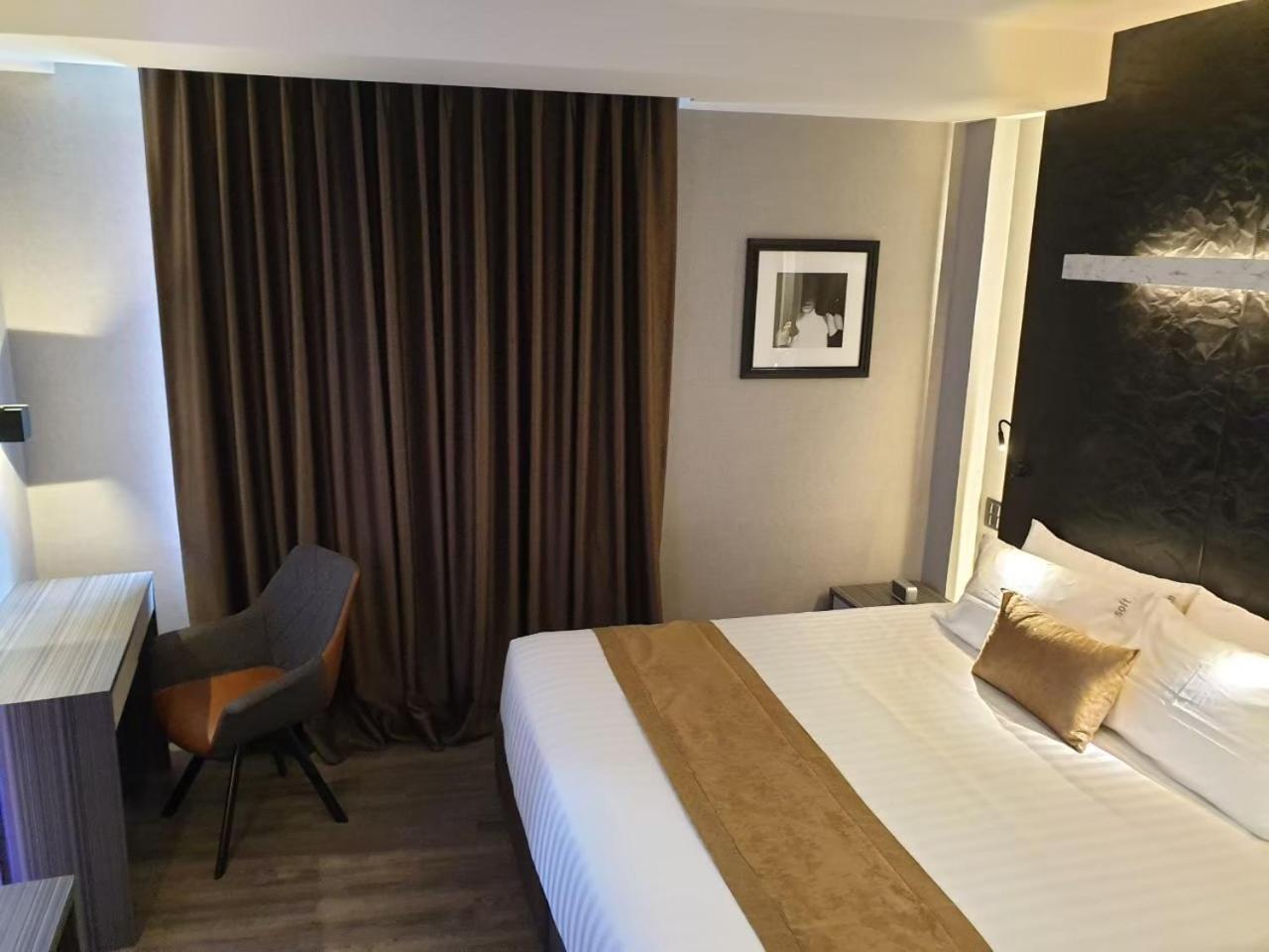 Aspira Gems Center Silom Hotell Bangkok Rom bilde